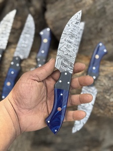 Couteau de Chef en Acier Damas 67 Couches, Forgé à la Main, Lame Fixe, Ambidextre, Manches en Résine Bleue, Personnalisé, Utilitaire Extérieur - Product Image 5