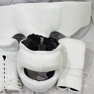 Custom Logo Real Cowhide Leather Boxing <b>Gloves</b>, Nose Bar And Cheek bar Head Guard And Groin Guard Protector Sparring Boxing Set - Product Image 4