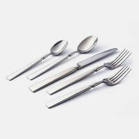 Ensemble de couverts en acier inoxydable durable avec poignée confortable pour la cuisine et la salle à manger à domicile