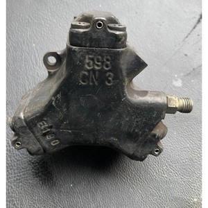 Pièces automobiles d'occasion compatibles avec Hyundai Kia Bosch Pompe à carburant haute pression 33100-27000 0445010038 pièces automobiles coréennes - Product Image 1