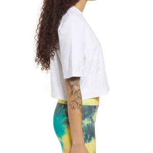 Camiseta Corta para Mujer, Prenda Casual Premium Diseñada para el Estilo de Vida Diario y Actividades Urbanas - Product Image 4