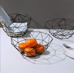 Corbeille à fruits en métal noir pour comptoir de cuisine, rangement de fruits, corbeille décorative en fil métallique pour table à manger moderne - Product Image 1
