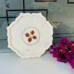 Plato de Mármol y Latón Real Hecho a Mano, Diseño Floral de Alta Calidad, Decoración Estética para el Hogar y Hoteles - Product Image 1