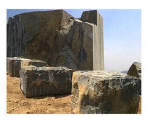 Blocs de granit noir d'Inde, pierre brute naturelle foncée pour la découpe de dalles, revêtements de sol et projets de bardage - Product Image 2