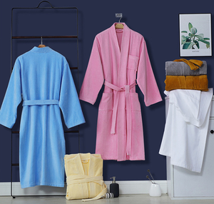 Albornoz de Terciopelo para Invierno Nesta Sports, 100% Algodón, Albornoz Cálido Tipo Kimono para Hombre, para Hotel y Spa - Product Image 2