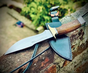 Cuchillo Bowie Hecho a Mano de Acero D2 con Mango de Madera y Funda de Cuero, Cuchillo de Caza y Supervivencia, Cuchillo para Exteriores, Cuchillo Personalizado - Product Image 2