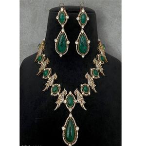 ชุดสร้อยคอพร้อมต่างหูประดับทองเหลืองชุบทองคุณภาพพรีเมียม ดีไซน์หรูหรา เหมาะสำหรับงานหมั้น งานแต่งงาน งานเลี้ยง และโอกาสพิเศษ คอลเลคชั่นคลาสสิก - Product Image 2