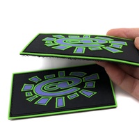 Écussons personnalisés en PVC souple, étiquettes thermocollantes, patchs en caoutchouc avec logo pour vêtements, sacs, chapeaux, chaussures, décoration de vêtements, auto-agrippants