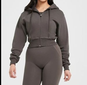 Women's Cropped Hoodie Long Sleeve Pullover Sweatshirt with Premium Cotton Blend Fabric Soft Feel for Casual Daily Wear - Product Image 6