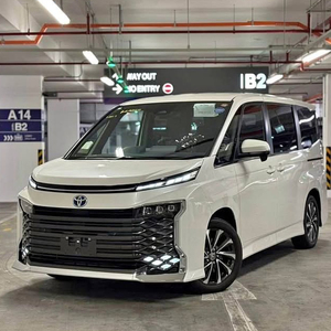 Fourgonnette Toyota V-oxy haut de gamme disponible à un prix de gros compétitif et en excellent état de marche - Product Image 2