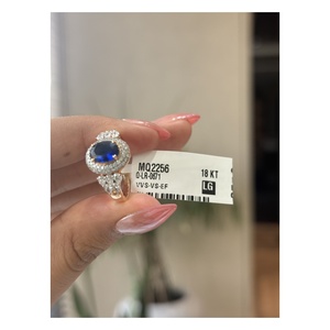 Elegante Anillo de Halo con Diamante Cultivado en Laboratorio de Corte Ovalado de 0.75 Ct, Joyería de Compromiso con Diseño Floral Vintage para Mujer en Oro Sólido de 14 Quilates - Product Image 1