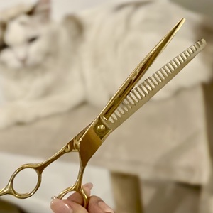 Tijeras de Aseo para perros y gatos de 8,5 pulgadas, mango compensado, acero inoxidable para diestros, tamaño personalizado, embalaje a granel, depilación de mascotas - Product Image 1