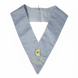 ปกเสื้อแบบ Econome - ลายปักแบบสก็อตแลนด์ริท (RSR) พร้อมแถบตีนตุ๊กแกประดับลูกปัดรูปสามเหลี่ยม ปักด้วยเครื่องจักร - Product Image 5