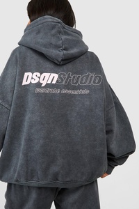 Ensemble de survêtement de maternité ample et décontracté en molleton imprimé délavé, avec sweat à capuche et pantalon de jogging à taille élastique - Product Image 3