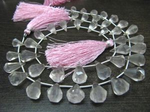Cuentas de Cuarzo Rosa Natural Facetadas en Forma de Lágrima de 6x10mm a 9x15mm, Vendidas por Hilo de 8 Pulgadas de Largo - Product Image 5