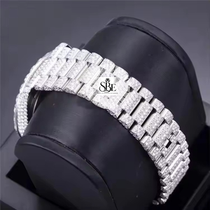 Reloj de Hombre SHREE BALMUKUND ENTERPRISE con Movimiento de Cuarzo, Cristal de Zafiro, Esfera de Acero Inoxidable, Caja Cuadrada, Totalmente Adornado - Product Image 4