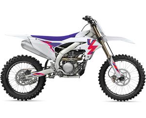 Moto tout-terrain à quatre temps de 250 cm3 et 450 cm3 avec direction à droite et transmission manuelle - Product Image 5