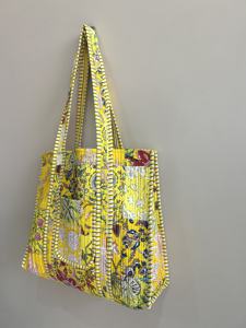 Bolsa de Mano Grande de Algodón Ecológico Amarillo, Estilo Boho, con Parches y Diseño Floral, Cierre de Cremallera y Asa para el Hombro - Product Image 2