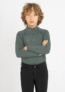 Chemise de base extensible et confortable pour enfants, idéale pour l'équitation et l'entraînement, à porter longtemps sans gêne. - Product Image 4