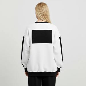 เสื้อฮู้ดผู้หญิงไซส์ใหญ่สำหรับฤดูหนาว พิมพ์ลายโลโก้ด้านหน้า สไตล์สตรีทแวร์ รับผลิตแบบ OEM - Product Image 2