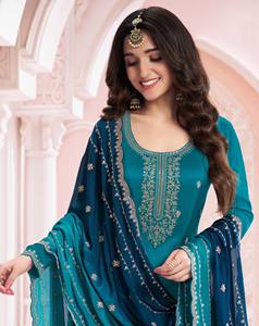 Traje Plazzo de Seda Vichitra Bordado Moderno de Primera Calidad, Semi-Confeccionado para Mujer, Ideal para Fiestas, Bodas y Diwali - Product Image 4