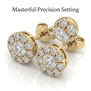 Boucles d'oreilles clous sur mesure en or jaune 18 carats avec halo de diamants naturels, sertissage brillant à 9 pierres en griffe, style mignon, certifiées IGI pour femme - Product Image 4