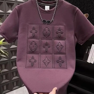 เสื้อยืดแขนสั้นคอกลมพิมพ์ลายตัวอักษรเหล็กสไตล์อินดัสเทรียลสำหรับผู้ชายรุ่นใหม่ประจำฤดูร้อนปี 2026 แฟชั่นลำลองสวมใส่ได้หลากหลาย - Product Image 1