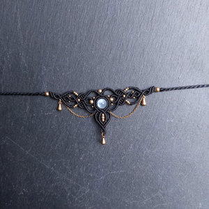 Collar de macramé artesanal con piedra lunar, estilo bohemio, con cordón negro tejido y cuentas de latón, cadenas colgantes, venta al por mayor, proveedor - Product Image 1