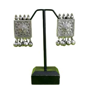 Pendientes Colgantes Tribales Oxidados Hechos a Mano con Engaste de Bisel, Estilo Étnico Indio, Chapados en Plata Antigua, Regalo para Ella - Product Image 1