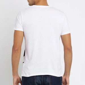 Camiseta Blanca de Manga Corta para Hombre con Estampado del Personaje de Mickey Mouse, Corte Regular, Cuello Redondo, Informal, de Algodón - Product Image 2