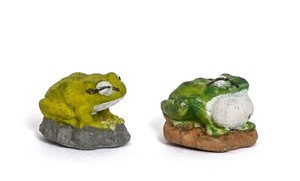 อุปกรณ์ตกแต่งบ้านตุ๊กตาขนาดจิ๋ว รูปทรงกบบนหิน ทำจากเรซิ่น - Product Image 4