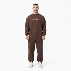 Conjunto de Sudadera y Pantalones Deportivos para Hombre, Color Marrón Chocolate, Cuello Redondo, Estilo Casual, Oversize, Ropa Deportiva de Dos Piezas - Product Image 1