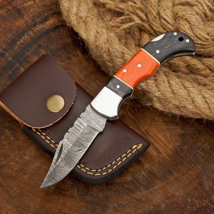 Cuchillo de Acero de Damasco con Punta Caída, Mango de Madera, Bolster de Latón, Cuchillo de Camping Plegable de 7 Pulgadas - Product Image 1