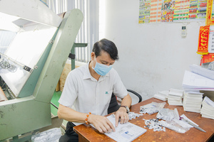 Aristino Homme Blanc APSG18AS1 Golf pour Chemise Broadcloth 88% Polyester 12% Spandex Solid Design Top Produit à Prix Chaud - Product Image 6