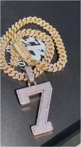 Collier personnalisé avec pendentif chiffre 7 en moissanite entièrement pavée, plaqué or blanc sur argent 925, et chaîne cubaine épaisse pour les trendsetters - Product Image 4