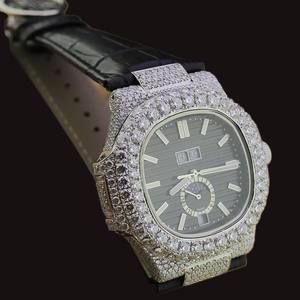 Reloj Personalizado Único para Hombre con Caja Cuadrada, Diamantes Moissanite, Esfera de Cronógrafo y Correa de Goma Negra, Precio al por Mayor - Product Image 3