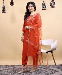 ชุดเสื้อผ้าปักลายแฟนซีผ้าฝ้ายผสม พร้อมกางเกงและผ้าคลุมไหล่ สำหรับงานเทศกาล ราคาขายส่ง เสื้อผ้าชาติพันธุ์ สีส้ม - Product Image 4