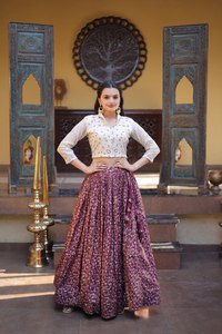 Lehenga Choli Jacquard para Mujer al por Mayor con Blusa Bordada con Cuentas, Diseño Indio para Bodas y Festivales, Calidad de Exportación - Product Image 1