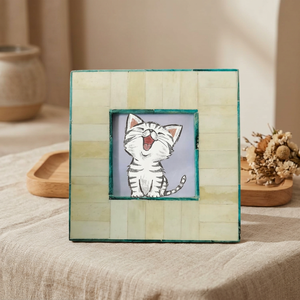 Cadre photo carré décoratif fait main en os incrusté, imperméable, imprimé UV, avec bordure turquoise, pour table - Product Image 1