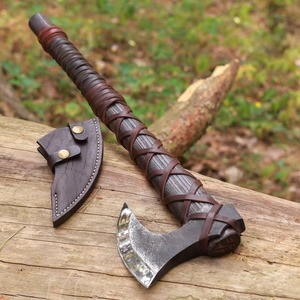 Hache Tomahawk forgée à la main avec fourreau en cuir, manche en bois, lame en acier forgé, hache de survie - Product Image 1