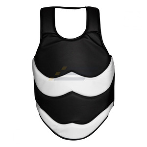 Équipement de kickboxing et de boxe pour femmes en gros – Protège-poitrine personnalisé en caoutchouc avec logo - Product Image 4