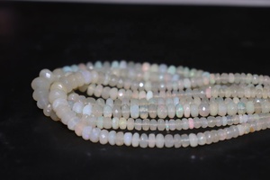 Perles de rondelle à facettes en opale naturelle éthiopienne 5-7mm 14 pouces de couleur blanche pour la fabrication de bijoux - Product Image 3