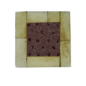 Ensemble de sous-verres en os modernes et écologiques Sous-verres élégants en rose beige à quatre carrés pour boissons Décoration de table personnalisée pour la maison Tapis et tampons - Product Image 1