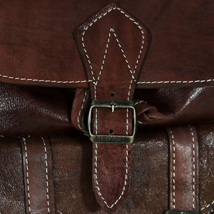 Biyadina Sac à dos en cuir véritable marron de qualité supérieure pour homme, style tendance classique avec fermeture à glissière et élégance intemporelle - Product Image 4