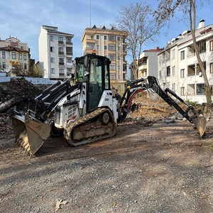 Chargeuse-pelleteuse Hidromek 62T offrant des performances d'excavation supérieures, une forte capacité de levage et une longue durée de vie. - Product Image 1