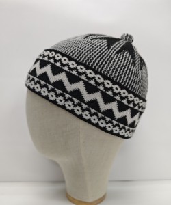 Chapeau de prière musulman brodé de qualité supérieure, en coton tricoté 100%, taille personnalisée, disponible en plusieurs couleurs, idéal pour les voyages. - Product Image 3