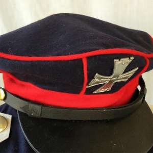 Casquette de terrain du Landwehr prussien (Mütze). Il est fabriqué en 100 % laine et présente une visière et une sangle en cuir. - Product Image 3