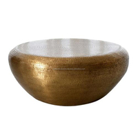 Table basse de jardin en forme de tambour, plateau en marbre blanc, finition laiton antique, design classique, forme ronde, métal