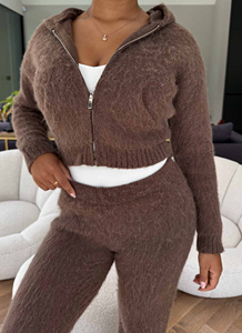 Sudadera con capucha de mohair con logotipo bordado personalizado, chándales de punto, sudadera con capucha de mohair extragrande con vuelo, suéter de mohair de punto, conjunto de chándal de punto - Product Image 4