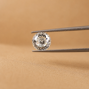 Diamante Suelto Redondo Brillante de Corte Portugués Cultivado en Laboratorio con Certificación IGI |   Color D Claridad VVS |   Gema de 1 a 5 Quilates para Compromiso R - Product Image 1